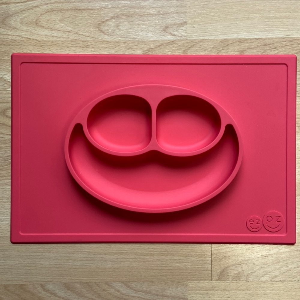 EZ PZ happy face silicone bowl/ plate and mat